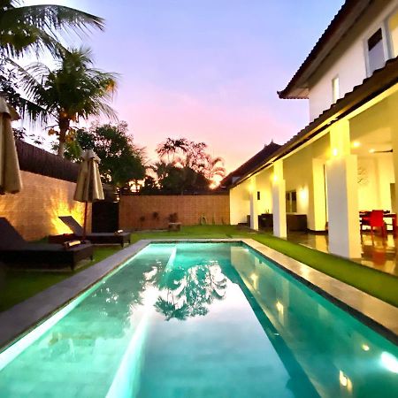 Villa Julia | Heart Of Seminyak | 350M Beach ภายนอก รูปภาพ