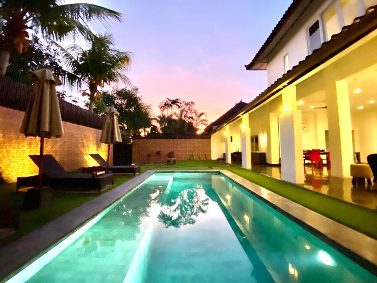 Villa Julia | Heart Of Seminyak | 350M Beach ภายนอก รูปภาพ