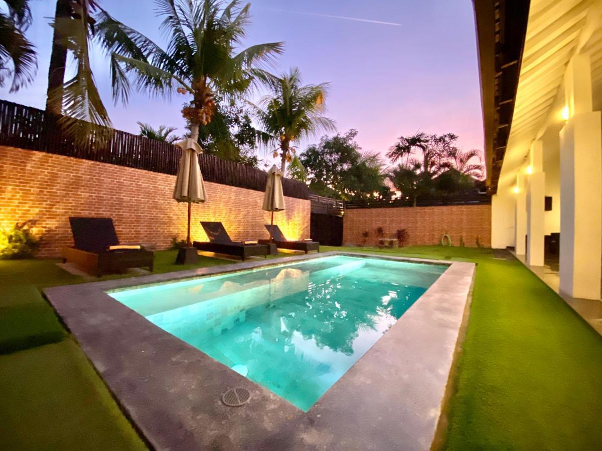 Villa Julia | Heart Of Seminyak | 350M Beach ภายนอก รูปภาพ